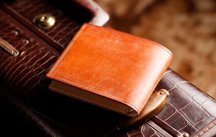 長財布と二つ折り財布ってどっちが良い？メリット・デメリットとは？ | 財布の森