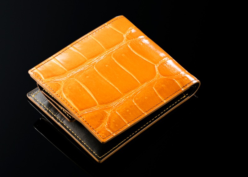クロコダイルシリーズのマタドールカラー二つ折り財布