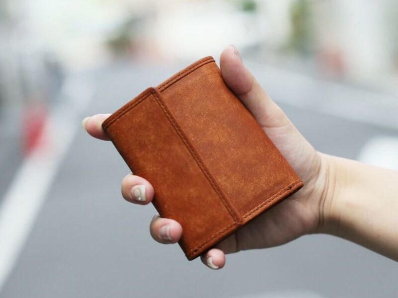 かぶせを持つ長財布やコンパクト財布！おすすめブランド品紹介！