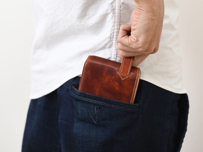 ヒップポケット革財布（グッドデザイン賞受賞の丈夫な二つ折り財布）・ミック