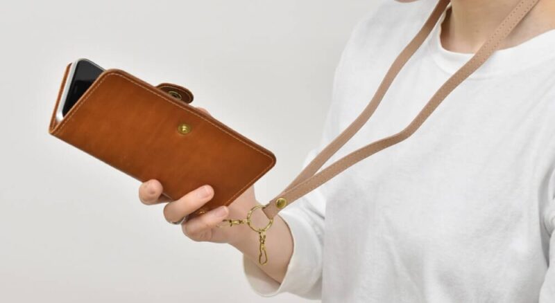 首に掛けられるオススメのiPhoneケースとスマートフォンケース紹介