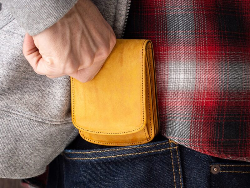 ミック・ヒップポケット革財布二つ折りタイプ（ボックス型）