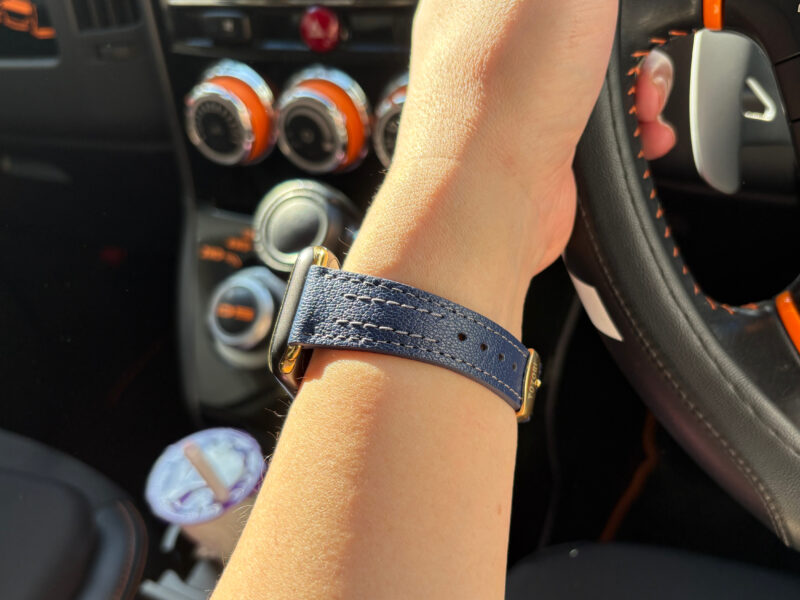 シェーブルレザーのAppleWatchを付けた時