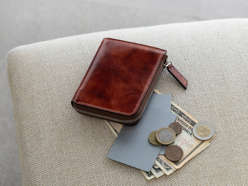 Crevaleathco（クレバレスコ）・ミュージアムコードバンシリーズの革財布