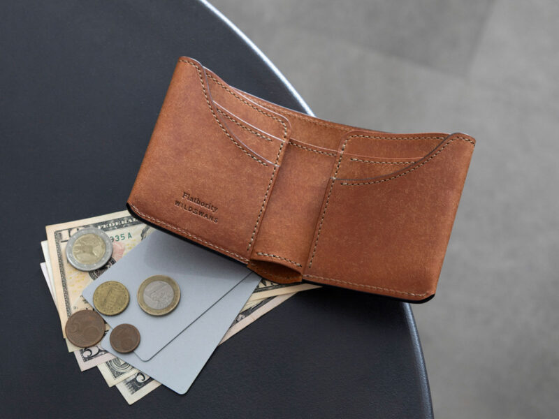 Flathority（フラソリティ）・プエブロシリーズ / Flathority × WILDSWANSシリーズの革財布