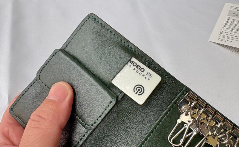 LIFEPOCKETキーウォレットミニに入れた紛失防止タグ