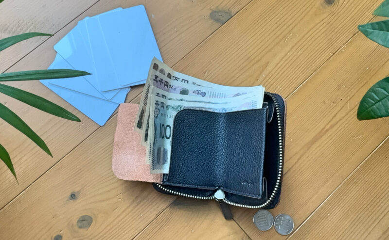 【mu】本革Rファスナーコンパクト財布【茶芯】の収納力