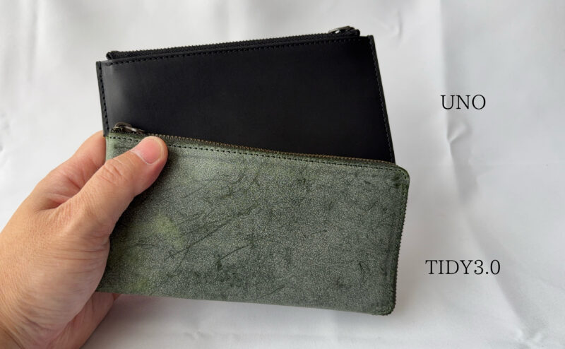 UNOとTIDY3.0を手に持っているところ